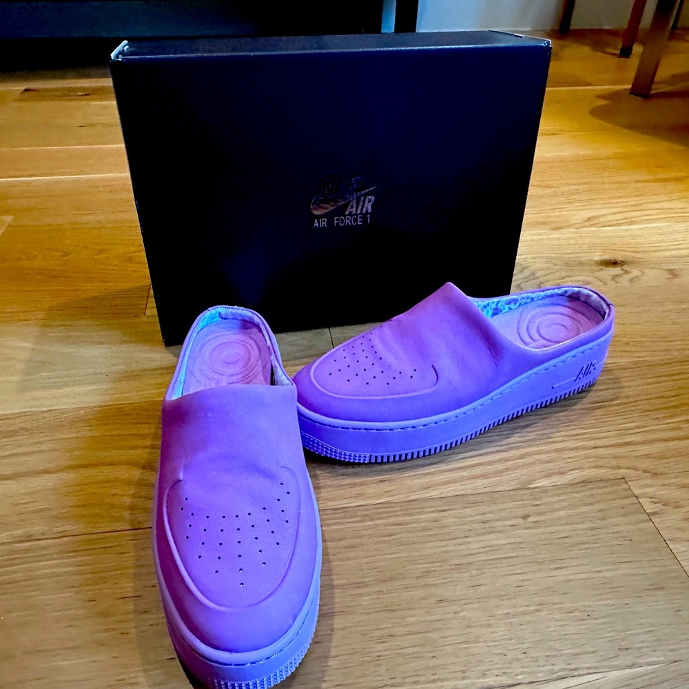 Women’s Nike Air Force 1 Lover XX. Fuchsia.  Size 10.5